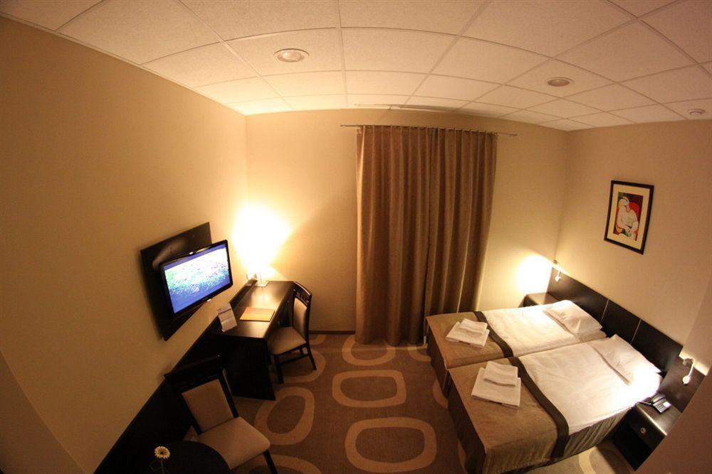 Hotel Picaro Stok Łagów Екстериор снимка