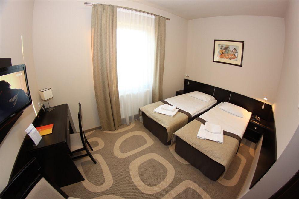 Hotel Picaro Stok Łagów Екстериор снимка