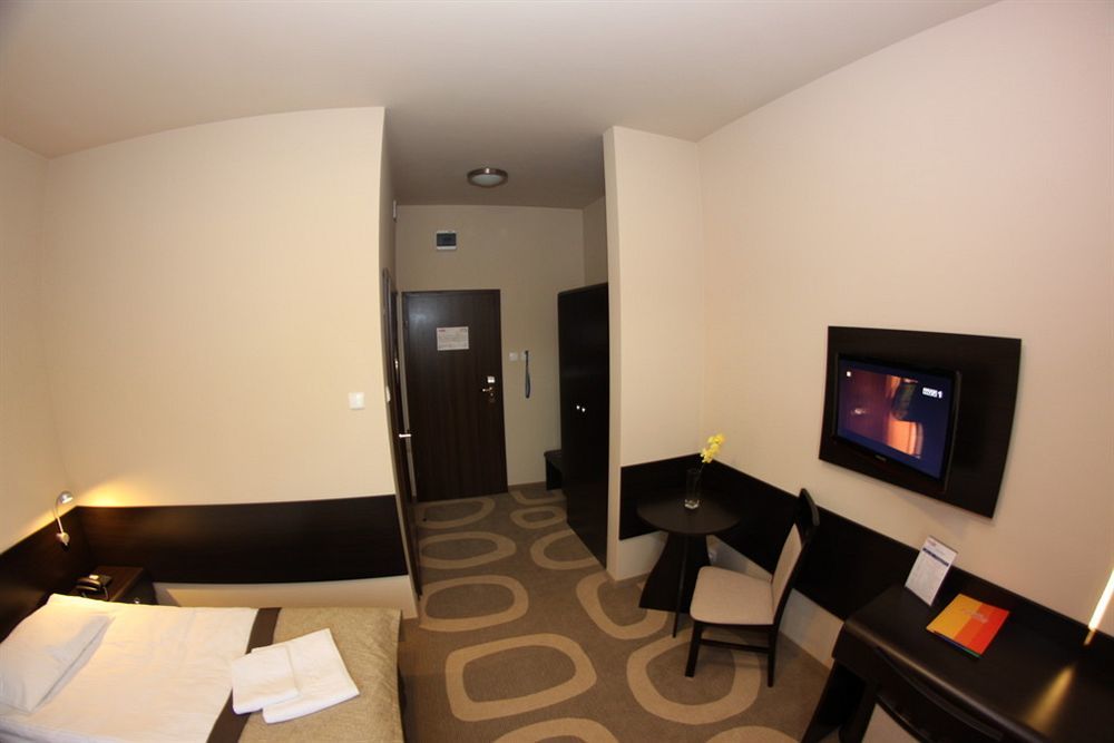Hotel Picaro Stok Łagów Екстериор снимка
