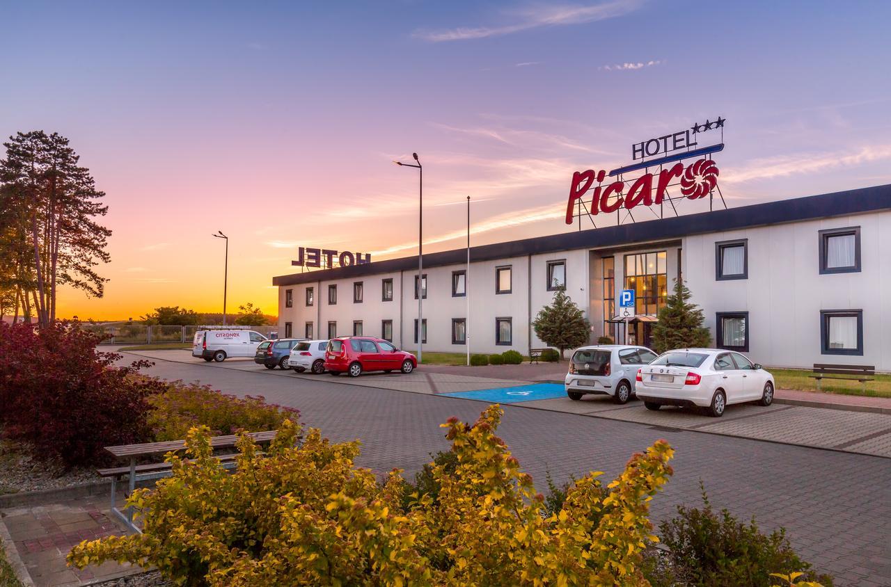 Hotel Picaro Stok Łagów Екстериор снимка