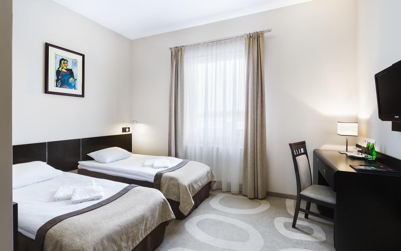 Hotel Picaro Stok Łagów Екстериор снимка