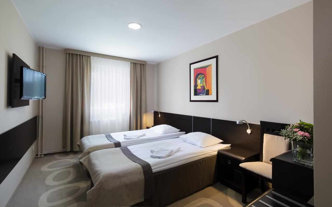 Hotel Picaro Stok Łagów Екстериор снимка