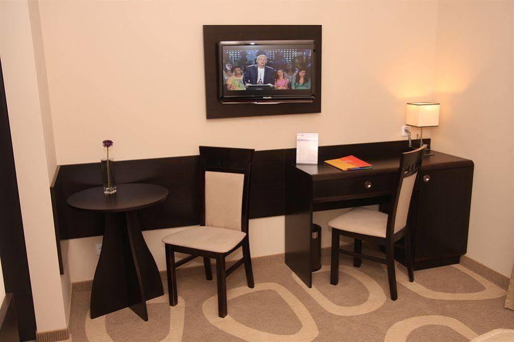Hotel Picaro Stok Łagów Екстериор снимка