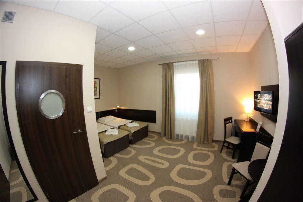 Hotel Picaro Stok Łagów Екстериор снимка